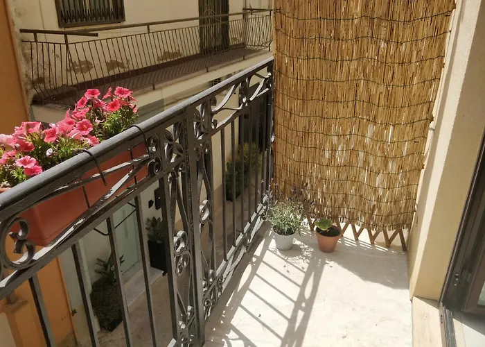 Kalos בית הארחה 3*